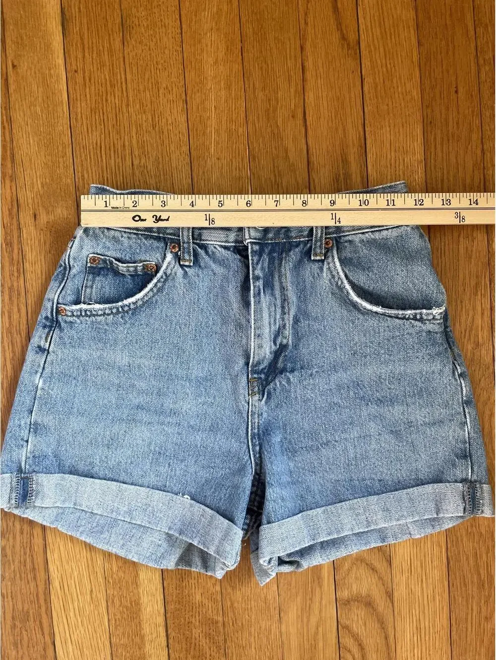 BDG Mom Jean Denim Short Size 25 Medium Wash Casual Beach Festival Summer